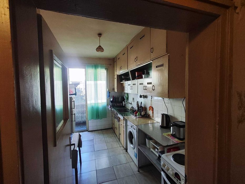 ЕРА МАКС Ямбол продава двустаен апартамент в идеалния център на града.