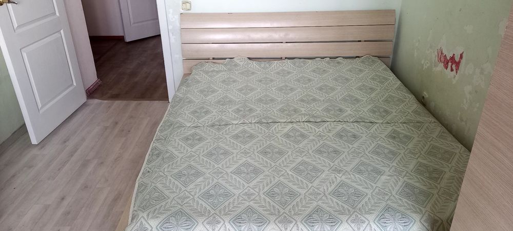 Продам спальный гарнитур(самовывоз)