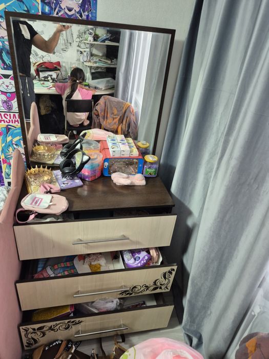 комод с зеркалом и 2 (две) тумбы