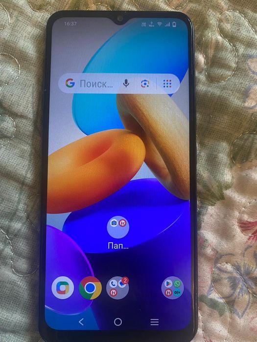 Продам телефон имеется коробка.И.Т.