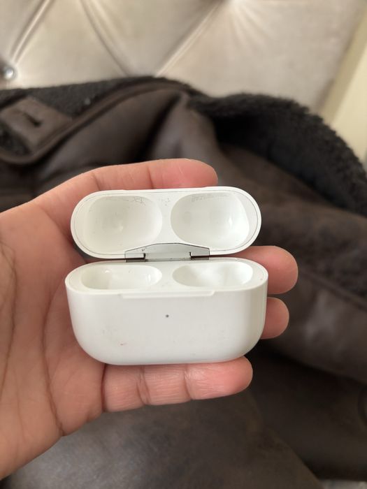 Продам Airpods pro кейс