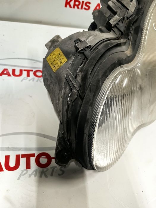 Ляв фар Mercedes C class W203 / Мерцедес Ц класа 2000г.