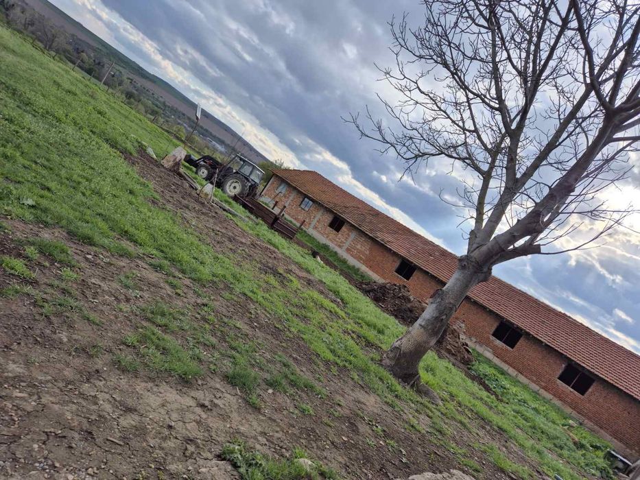 Продава се Промишлена сграда в с. Гецово, Област Разград - 1200 кв.м за 170 €/кв.м - Снимка #2