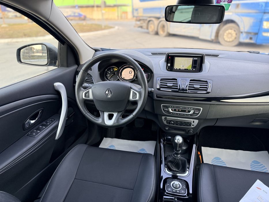 Renault Megane 3 Bose 1.5 dci,Bi Xenon,Line Assist,Panoramic, Istoric!