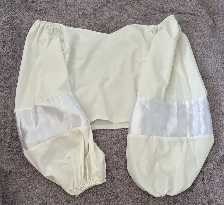 Продам две блузки , каждая 1500