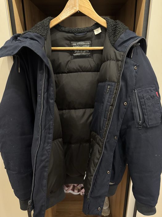 Продам Куртку  Levis
