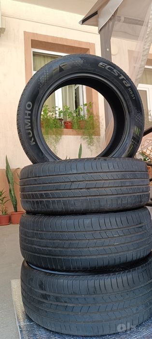 Kumho ecsta HS51 215/55/R17 94v