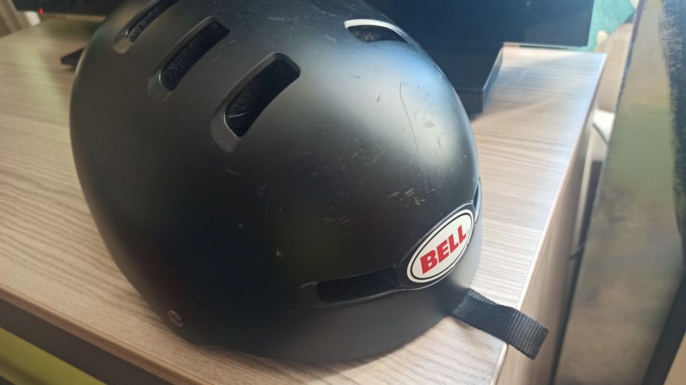 Каска/шлем Bell.