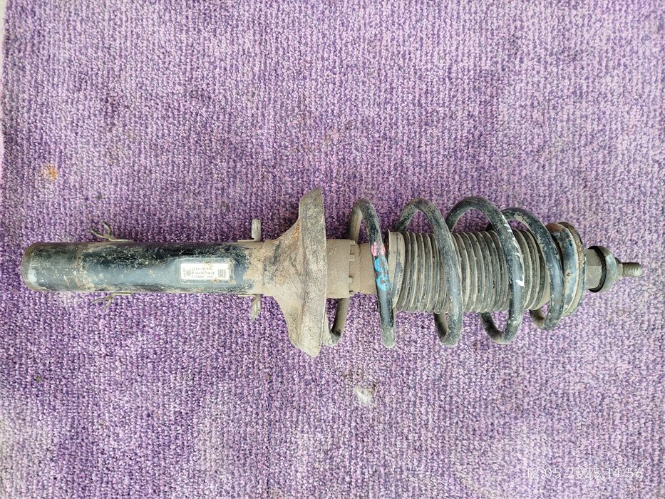 Продам стойки амортизаторы