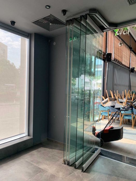 Плъзгаща система за безпрофилно остъкляване / Стъклени плъзгащи врати