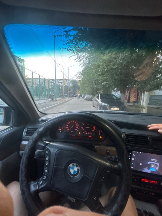 Продам bmw e38 1995 года