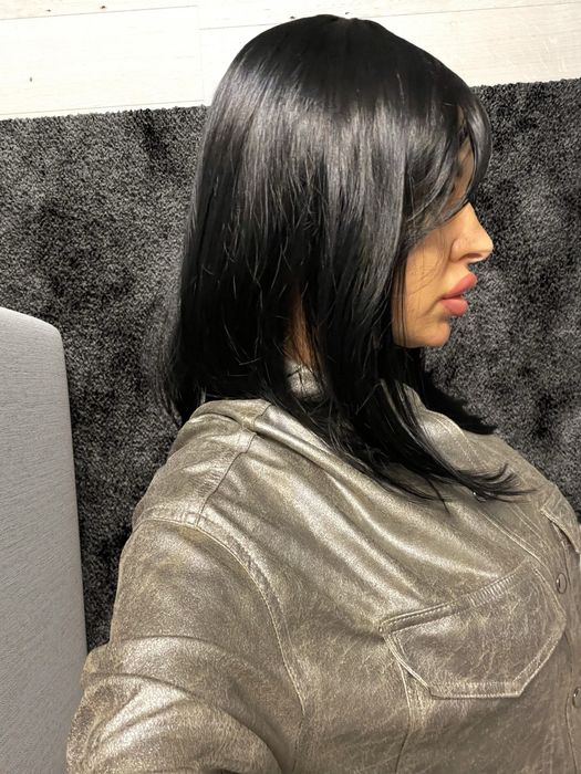 Peruca scurta bruneta