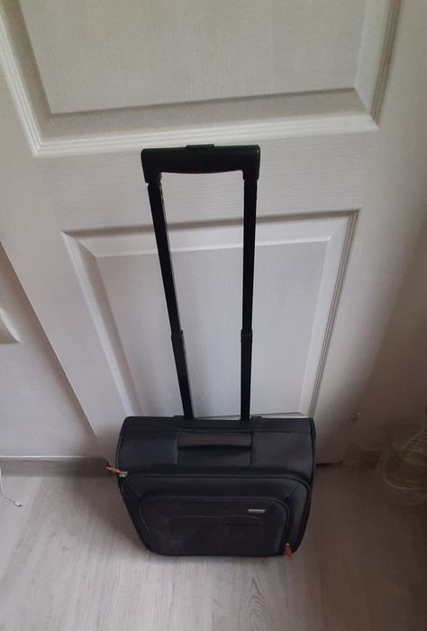 Troler cabina pânzat cu roti  aproape nou