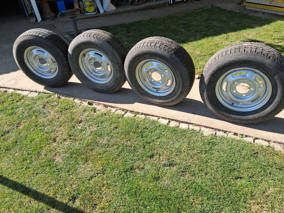 Гуми с джанти 225/75R 15-ки за киа спортидж и сузуки витара