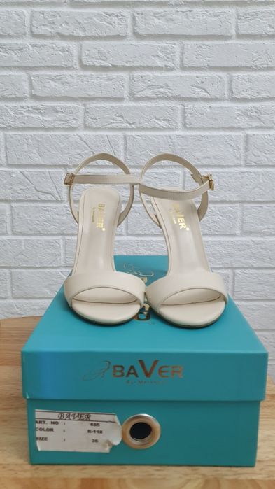 Продам босоножки Baver новые