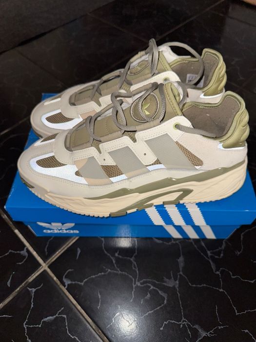 Adidași Adidas mărimea 42,5