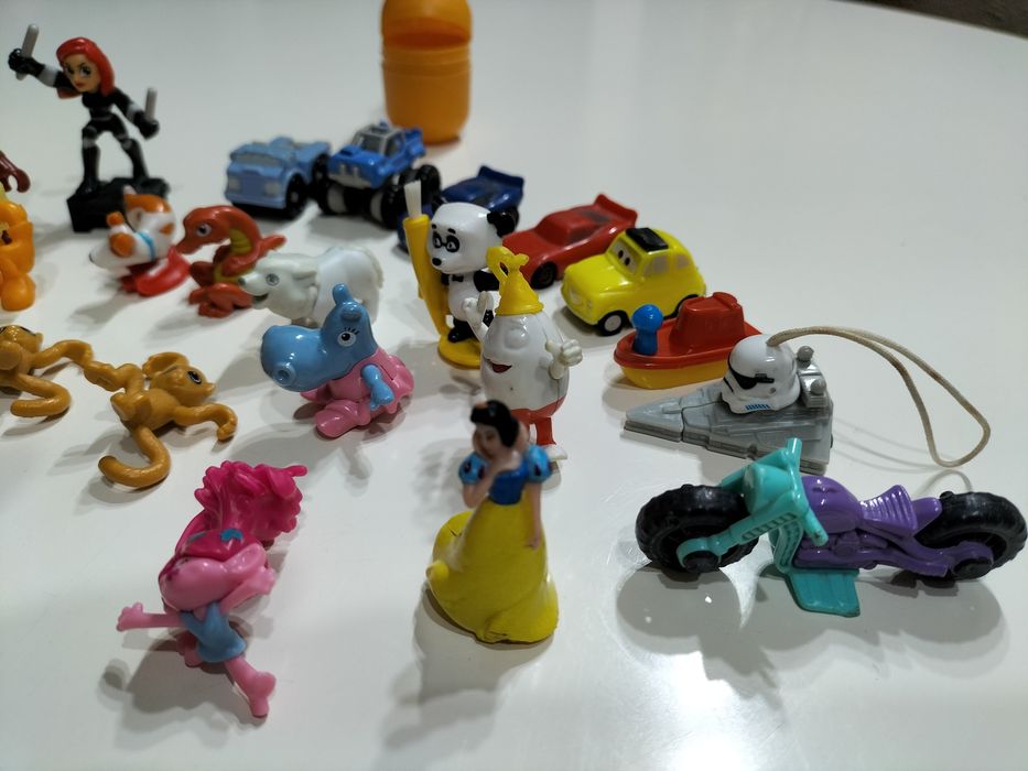 Игрушки из Киндер