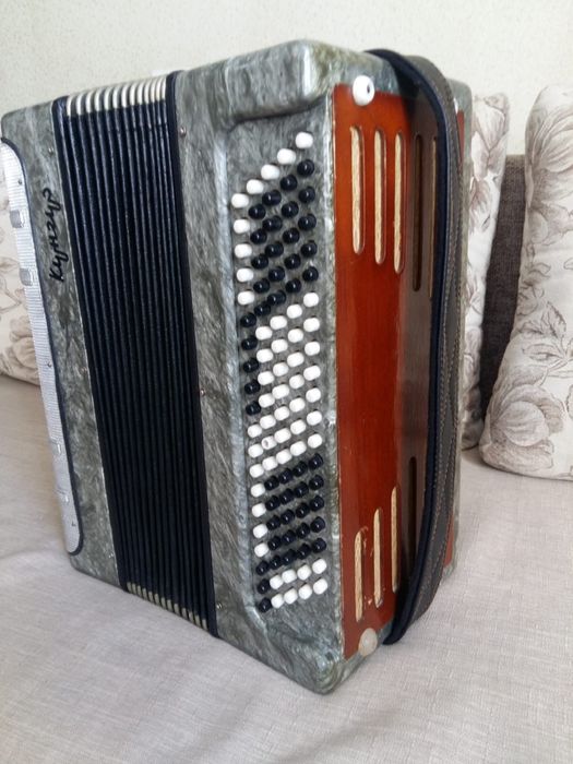 Продам баян после реставрации