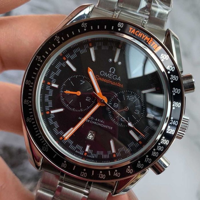 Omega Speedmaster Racing cu mecanism quartz