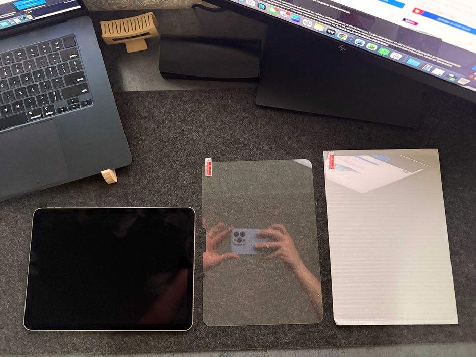 Ipad Air 11" inch 128 GB + Logitech Combo touch + Протектори за екран + Калъф