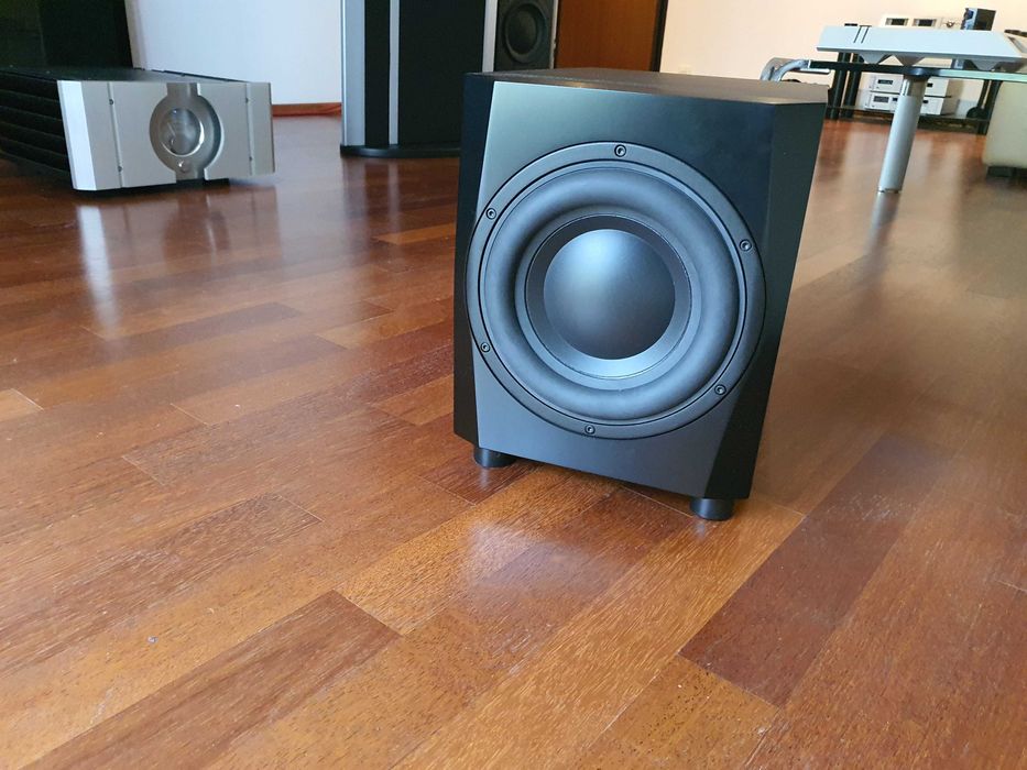 Dynaudio subwoofer 18s - versiunea mai eleganta a lui Sub 6