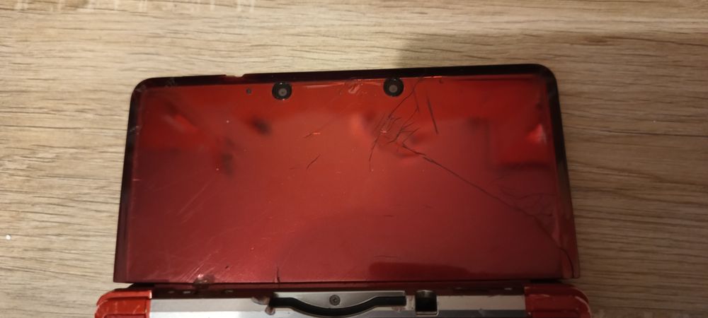 Nintendo 3DS pentru piese VÂNDUT.