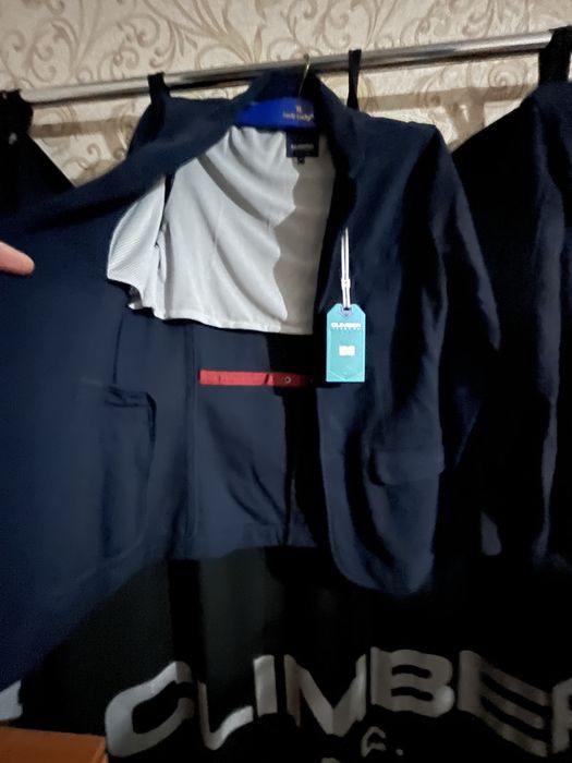 Два новых мужских пиджака Climber