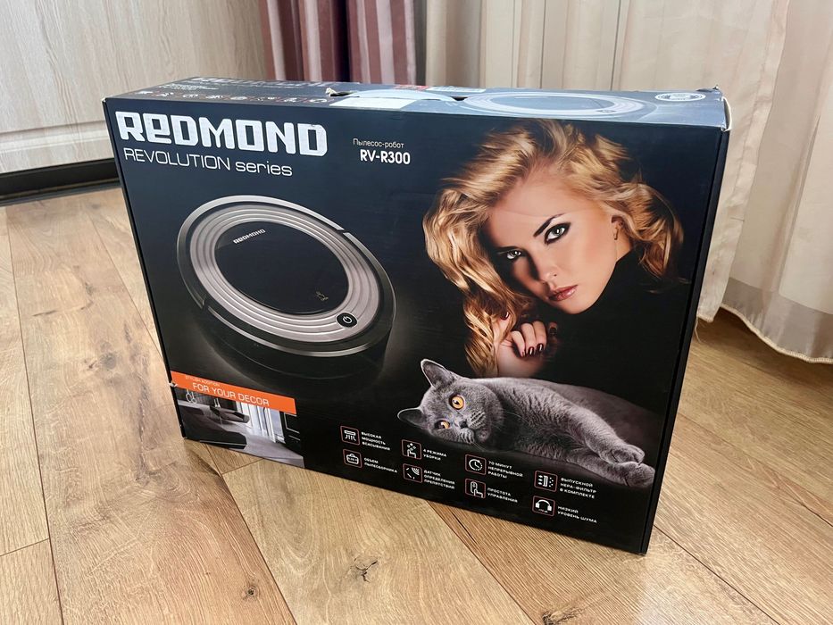 Робот пылесос Redmond RV-R300