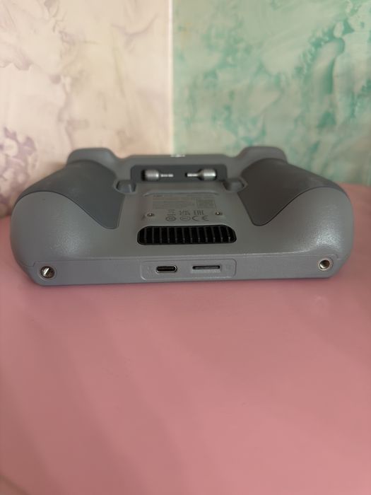 Продавам дрон DJI mini 4 pro