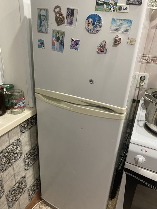 Холодильник белый