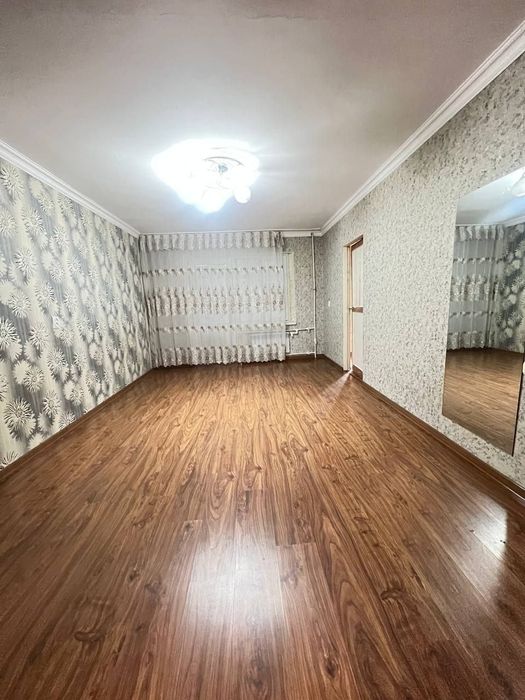 Продаётся квартира Чиланзар 1 квартал 2/4/4 кирпич 2×4