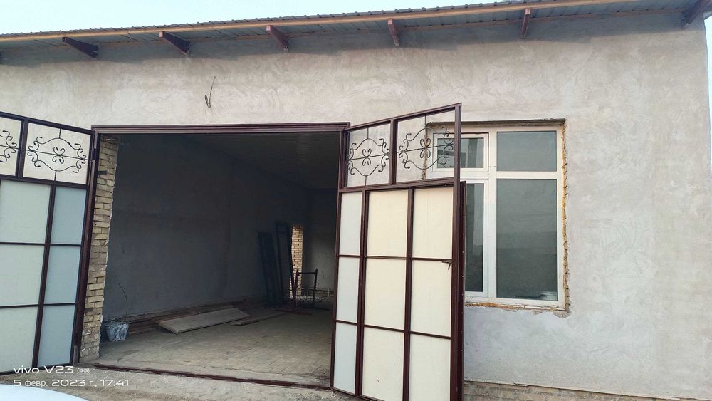 Noturar bino (avto tex, moyka, sex, va ustaxona uchun mos joy)