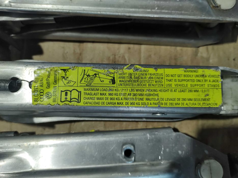 Авто Крик Авариен Крик Audi A3 Volkswagen Golf