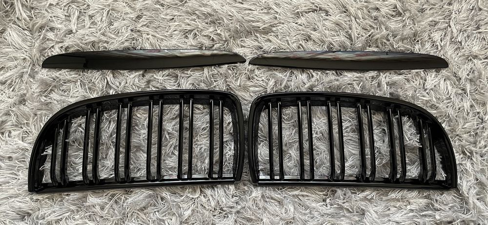 Grile, Nari Duble M NEGRU LUCIOS BMW F10 F11 F30 E60 E90 E91 E92 E46
