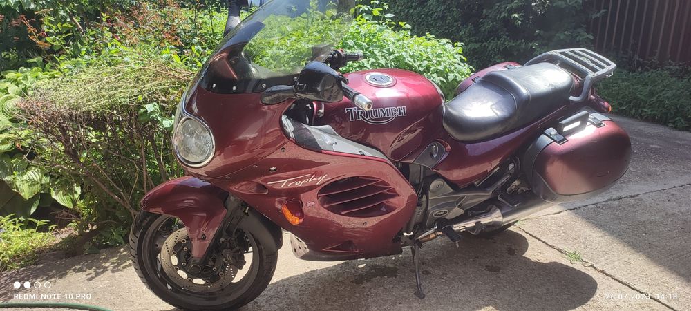 Triumph Trophy 900
