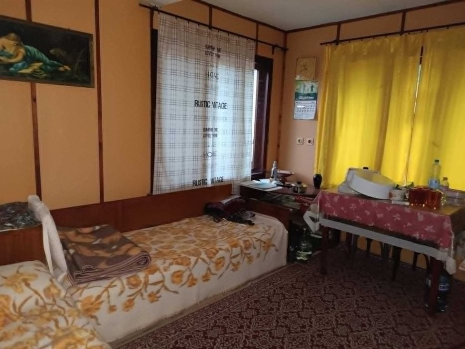 Продава къща с двор в Троянския Балкан