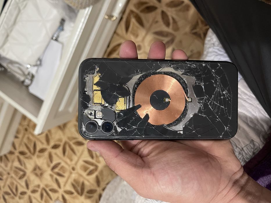 Айфон11 на запчасти