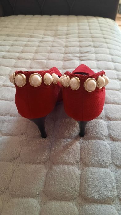 Продам туфли новые