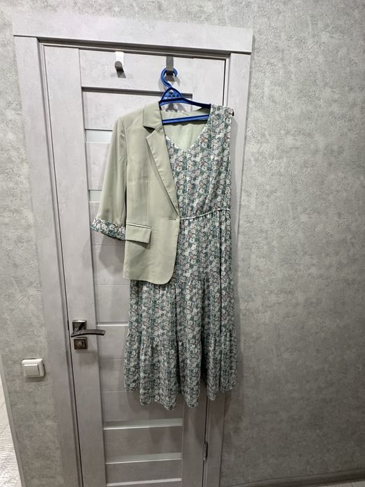 Продам летние, нарядные платья