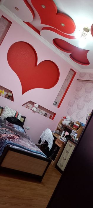 Сергели. Кумарик. Участок 8соток, 8комнат, 4санузла, 2кухни подвал