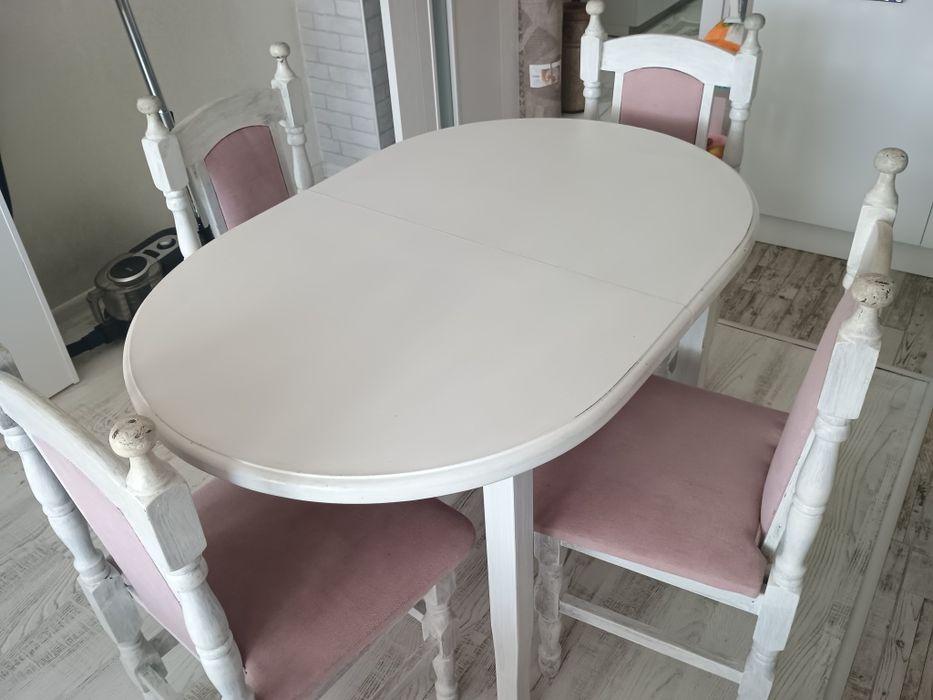 Разтегателна трапезна маса