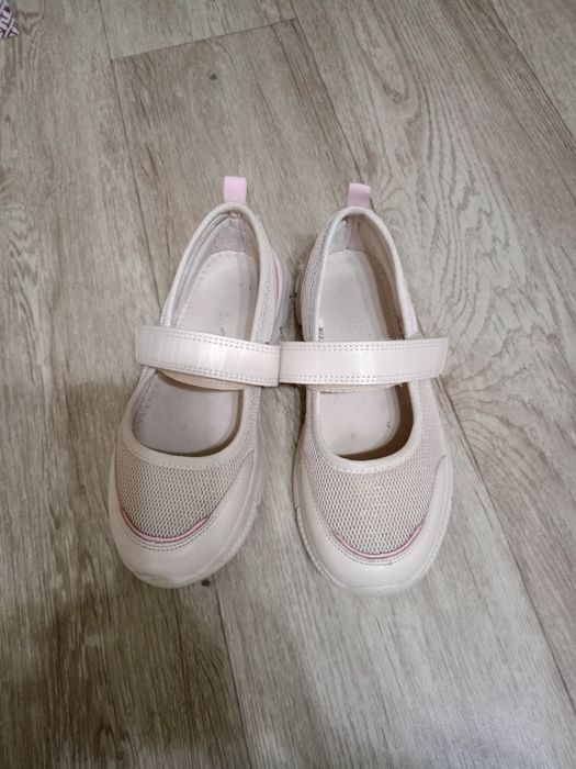 Босоножки белые и бежевые бу