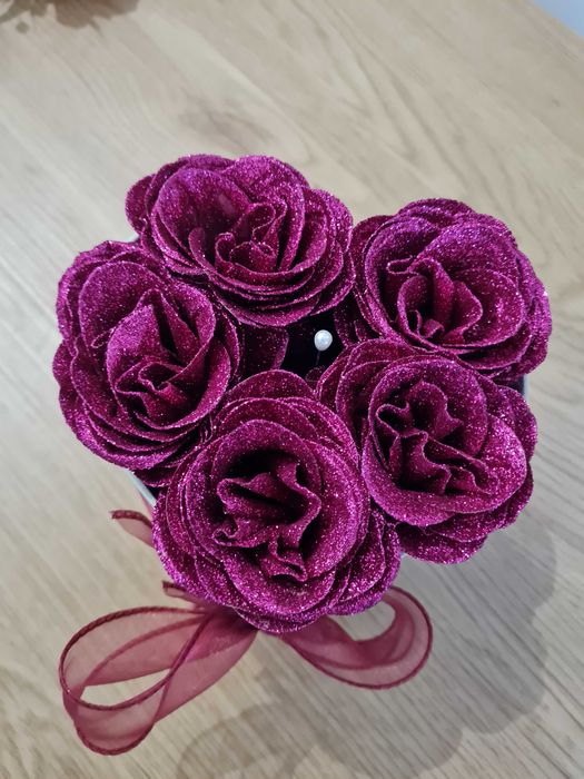 Кутия с вечни рози,сапунени рози, подаръци