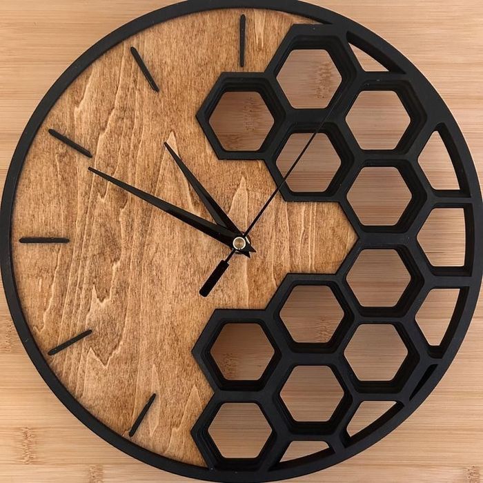 Настенные часы в стиле минимализм