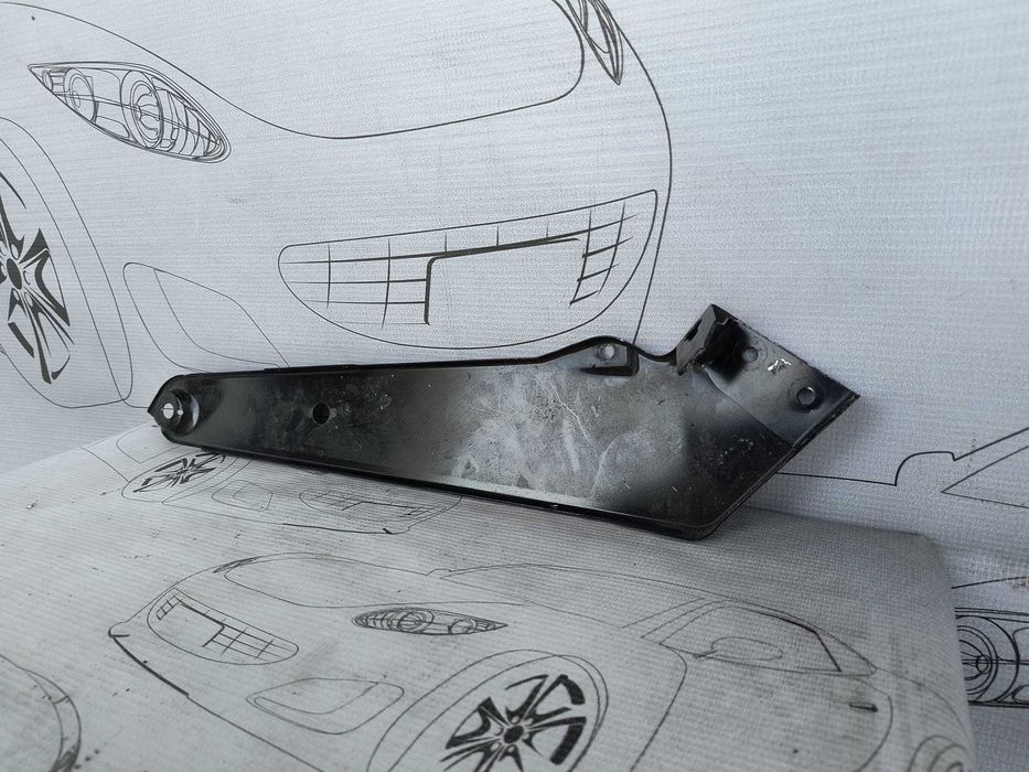 Suport Superior Trager Stângă Volkswagen Passat B8 2017 / 2015-2023 Cod OEM 3G0806929 (5C2)