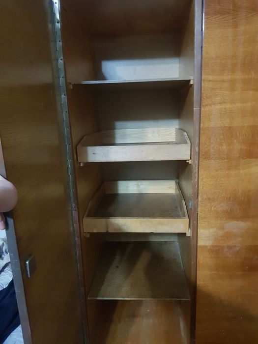 шкаф для одежды.