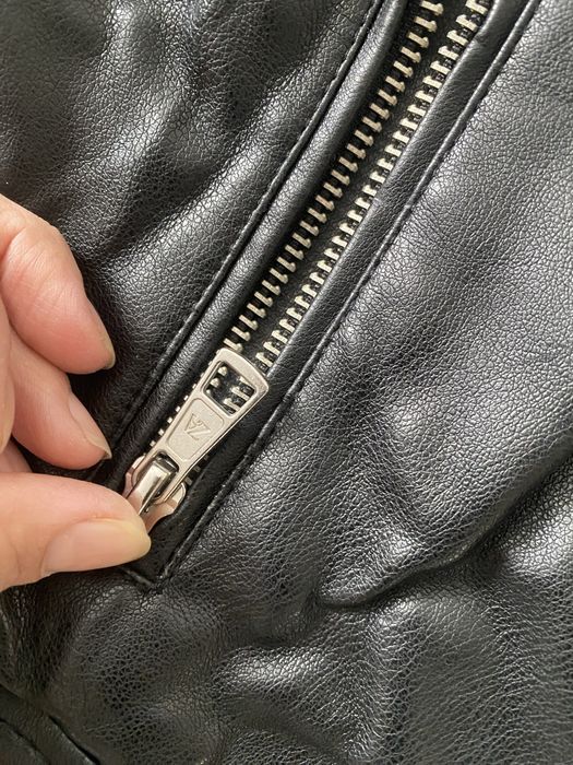 Кожаная куртка одевали пару раз