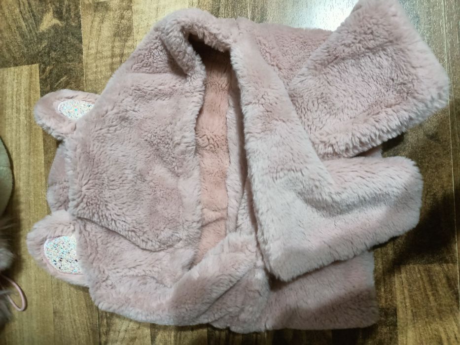 Caciula noua de blana dama