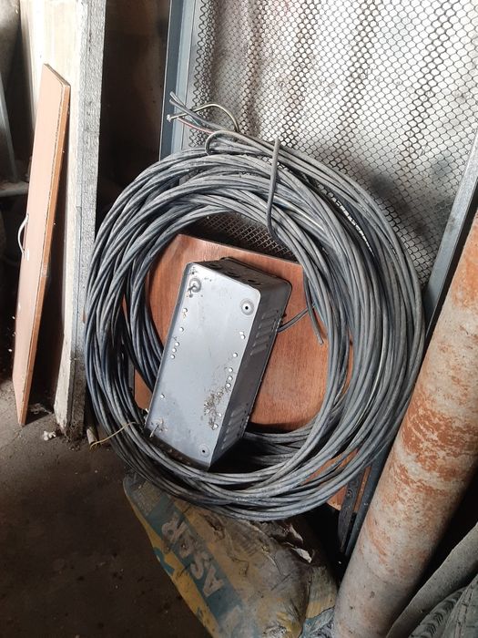 Кабель высоковольтный 4 жильный