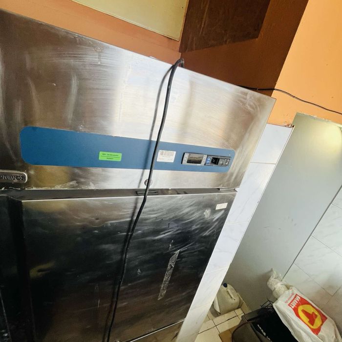 Продавам оборудване за баничарница!